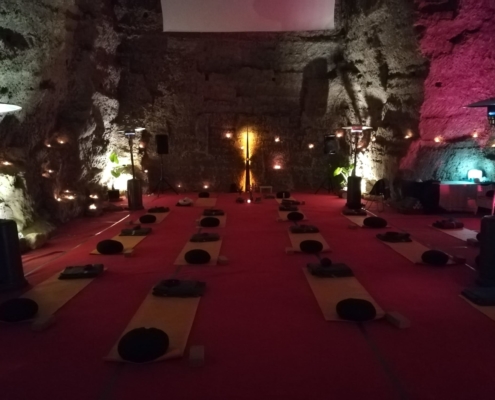 Sala 2 meditación cojines 2 JAP